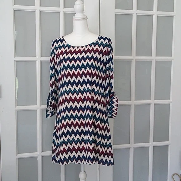 Speechless Chevron Cutout Shift Dress - Juniors XL - Picture 3 of 16